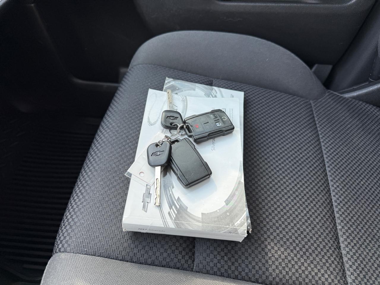 Chevrolet Silverado 1500 2WD Crew Cab 143.5" LT w/1LT 2017