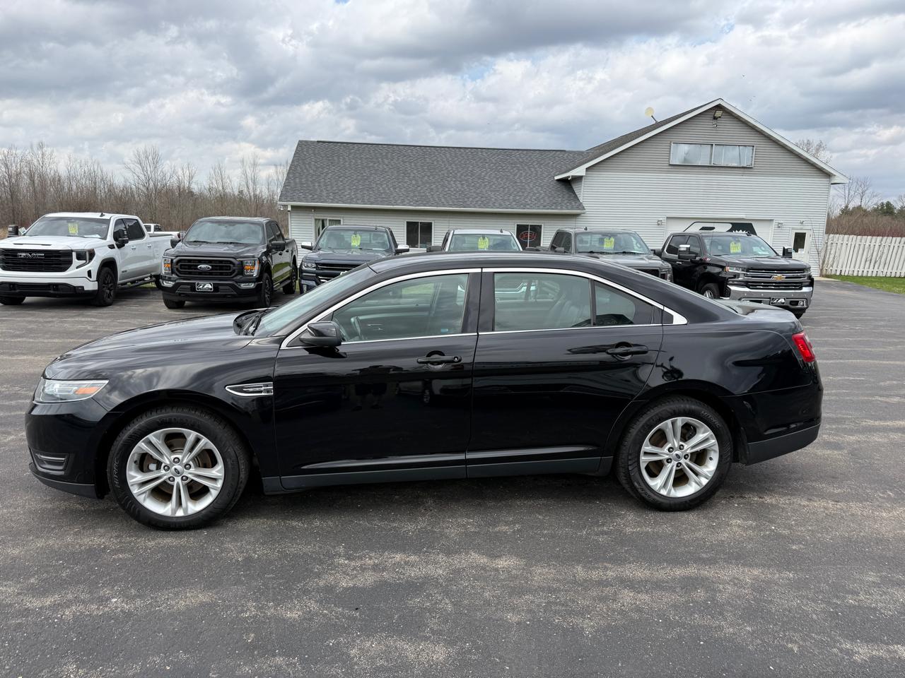 Ford Taurus 4dr Sdn SEL AWD 2016