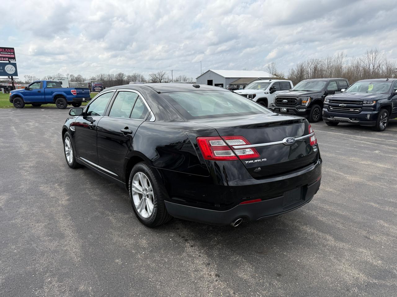 Ford Taurus 4dr Sdn SEL AWD 2016