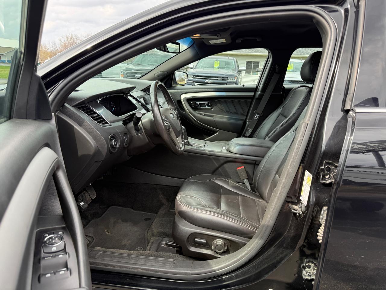 Ford Taurus 4dr Sdn SEL AWD 2016