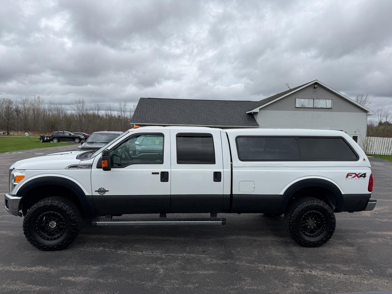 Ford Super Duty F-250 SRW XLT 4WD Crew Cab 8' Box 2015