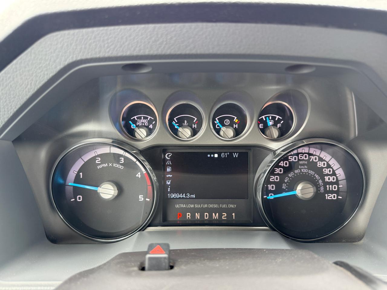 Ford Super Duty F-250 SRW XLT 4WD Crew Cab 8' Box 2015