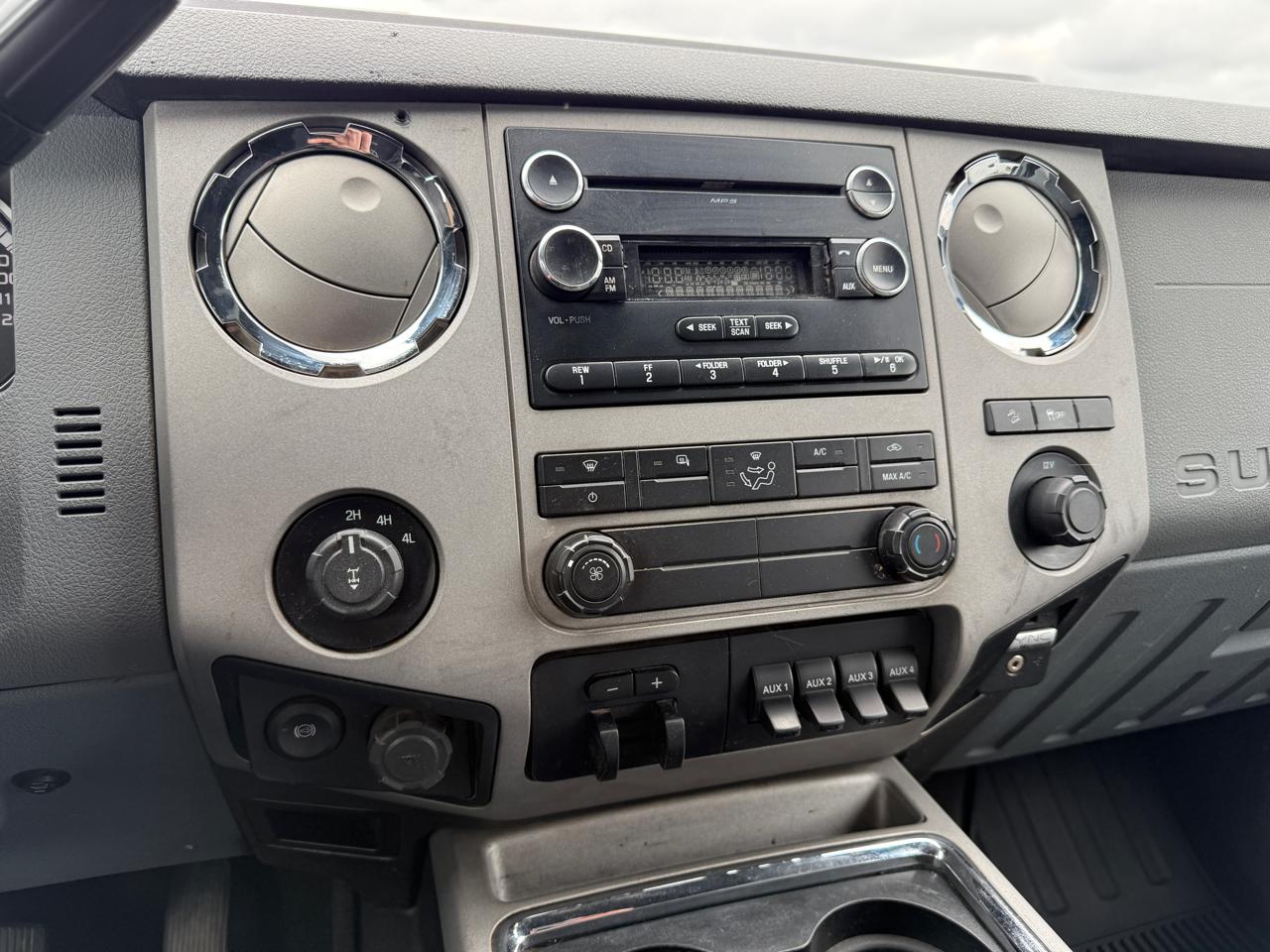 Ford Super Duty F-250 SRW XLT 4WD Crew Cab 8' Box 2015