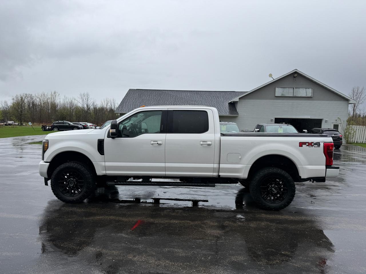 Ford Super Duty F-250 SRW Lariat 4WD Crew Cab 6.75' Box 2019