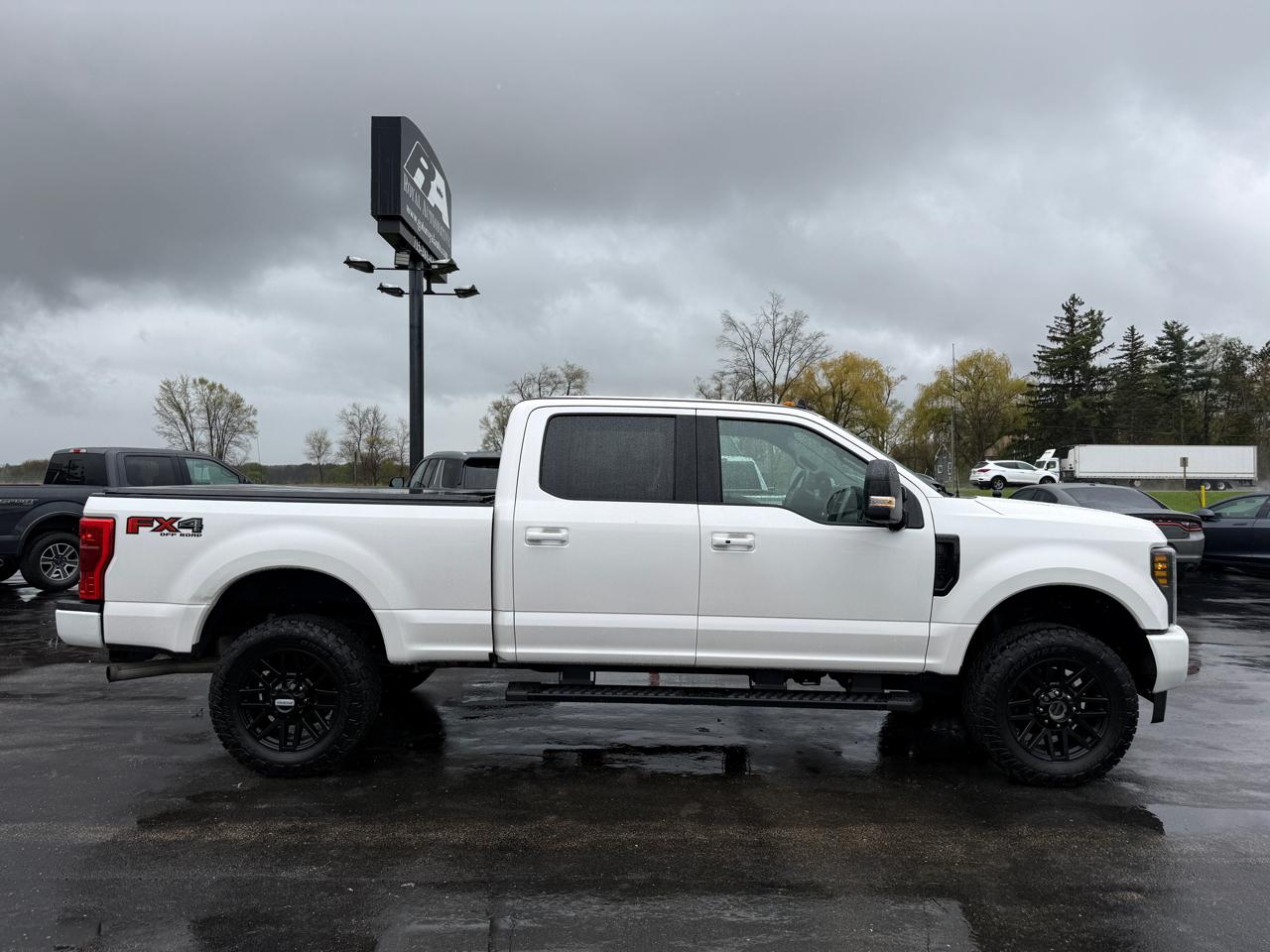 Ford Super Duty F-250 SRW Lariat 4WD Crew Cab 6.75' Box 2019