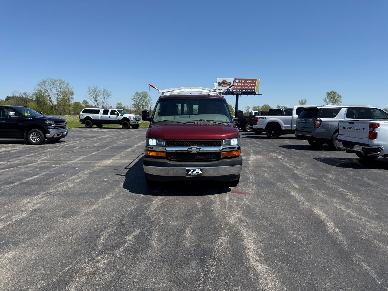 Chevrolet Express Cargo Van RWD 3500 135" 2018