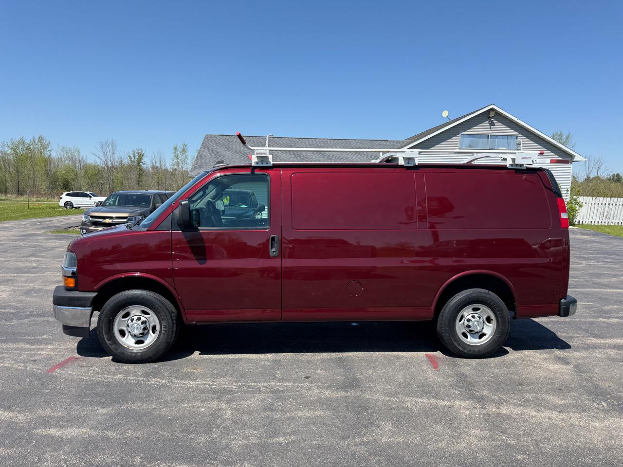 Chevrolet Express Cargo Van RWD 3500 135" 2018