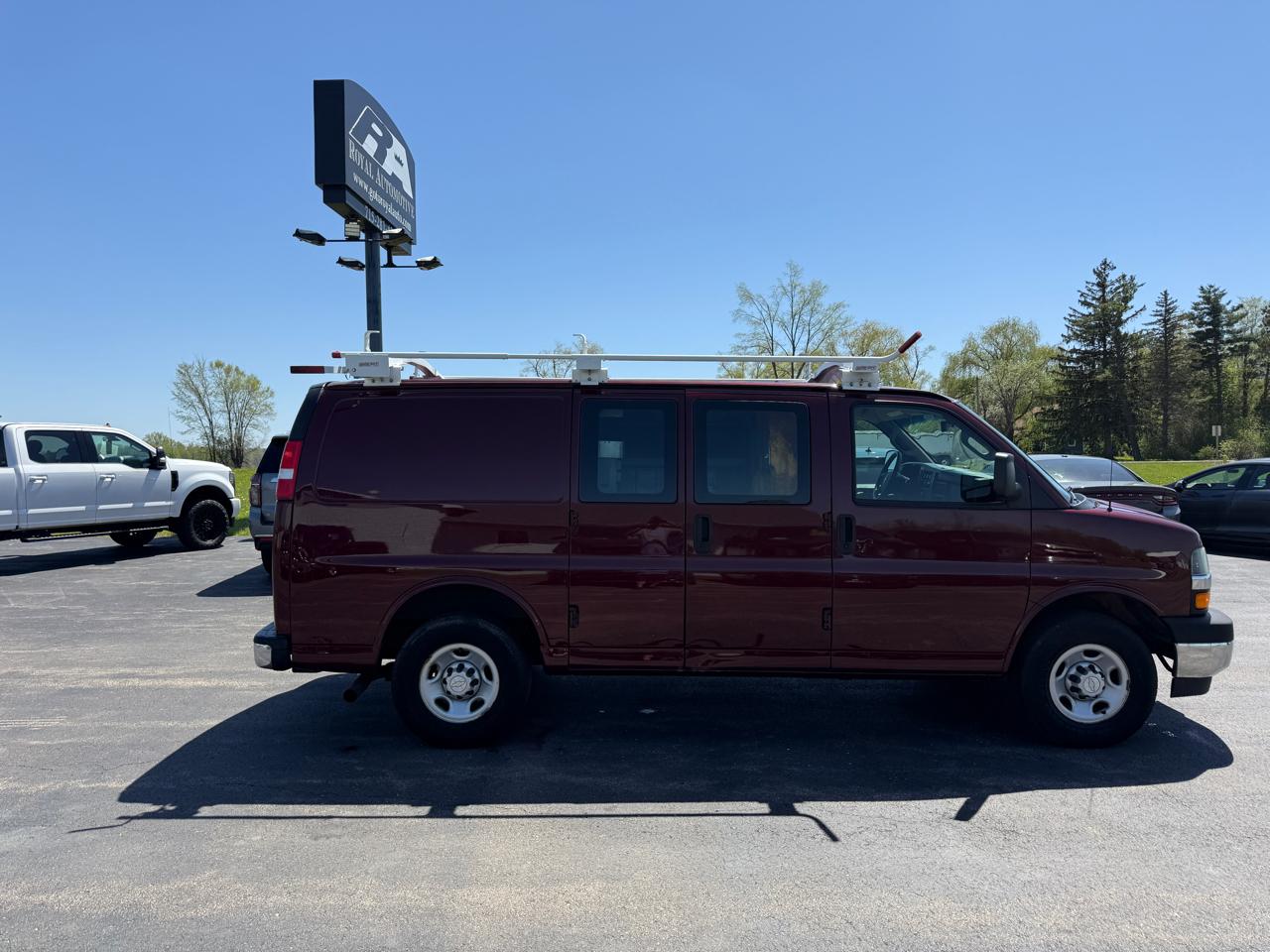 Chevrolet Express Cargo Van RWD 3500 135" 2018