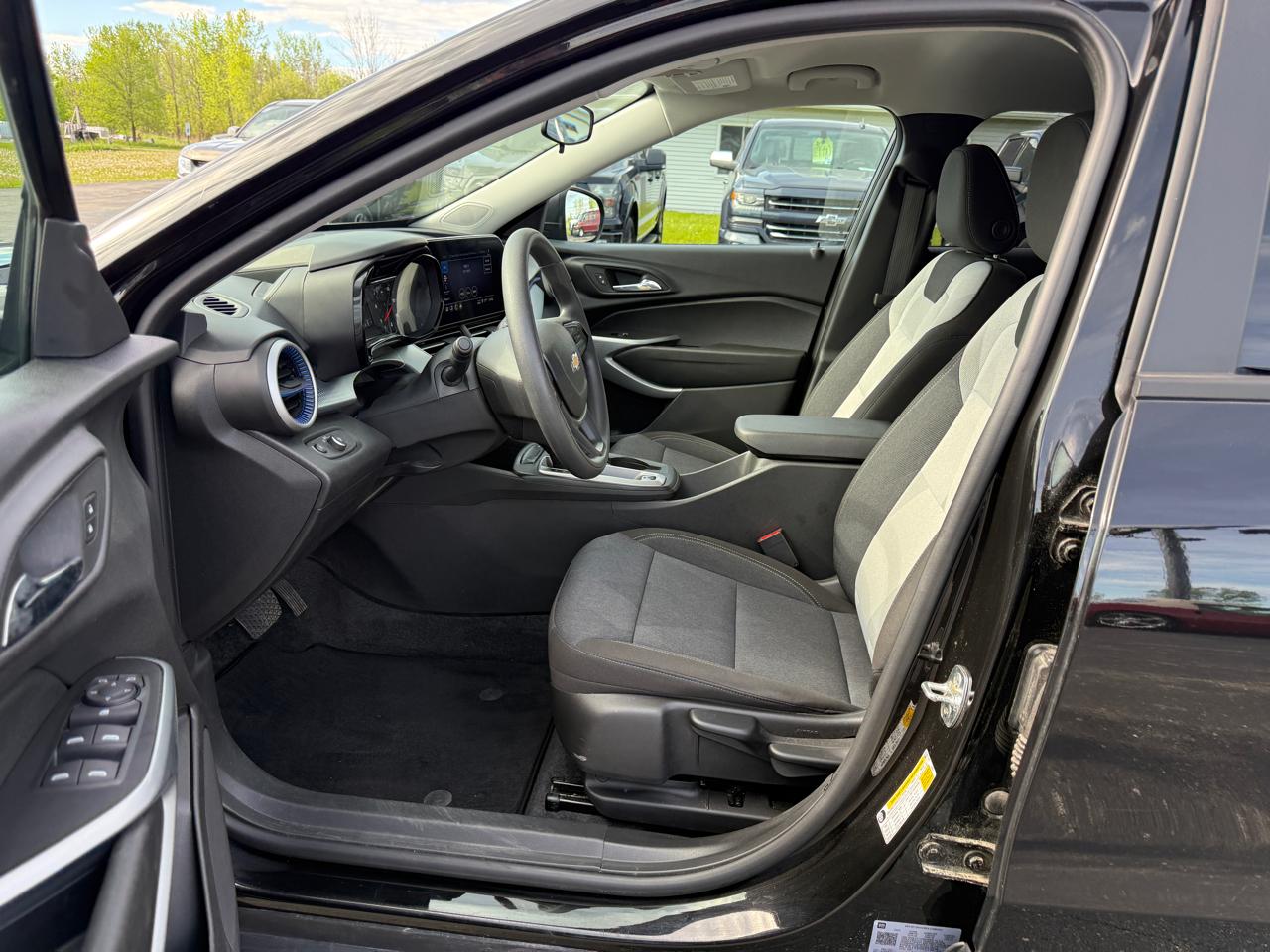 Chevrolet Trax FWD 4dr LS 2025