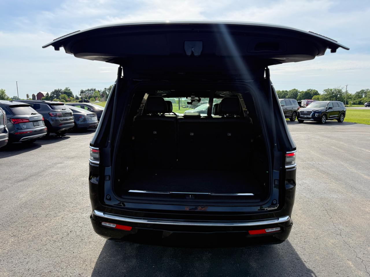 Jeep Grand Wagoneer Series III 4x4 2022