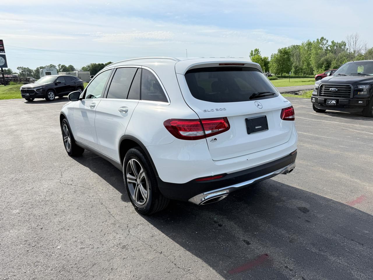 Mercedes-Benz GLC GLC 300 4MATIC SUV 2017