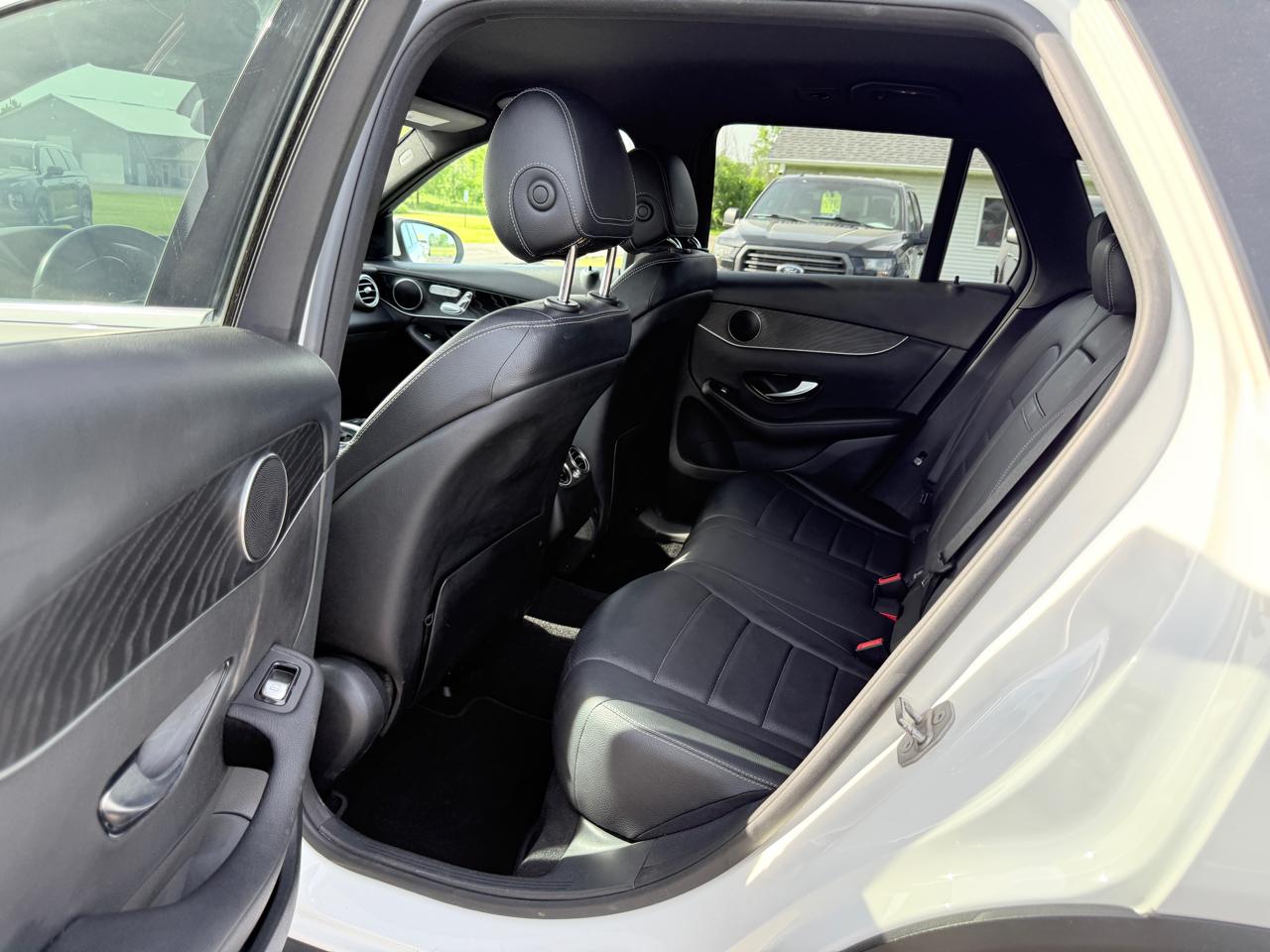 Mercedes-Benz GLC GLC 300 4MATIC SUV 2017