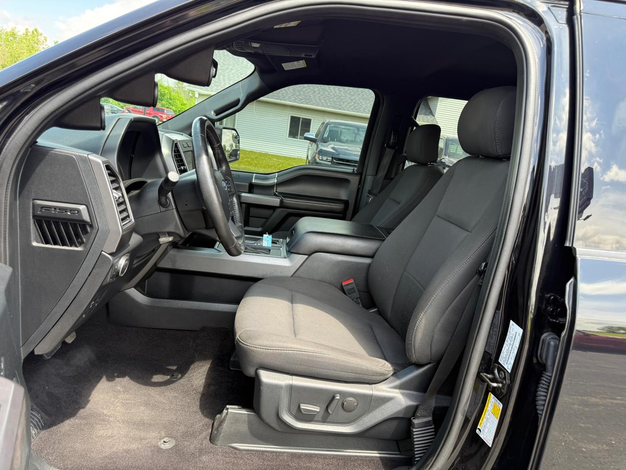 Ford F-150 4WD SuperCrew 145" XLT 2019
