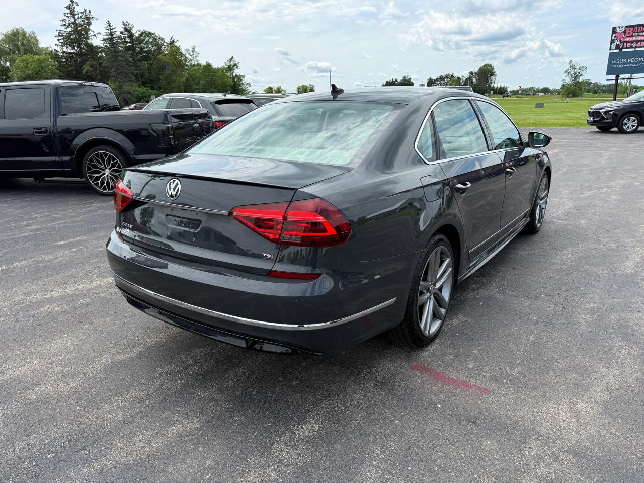 Volkswagen Passat R-Line w/Comfort Pkg Auto 2017