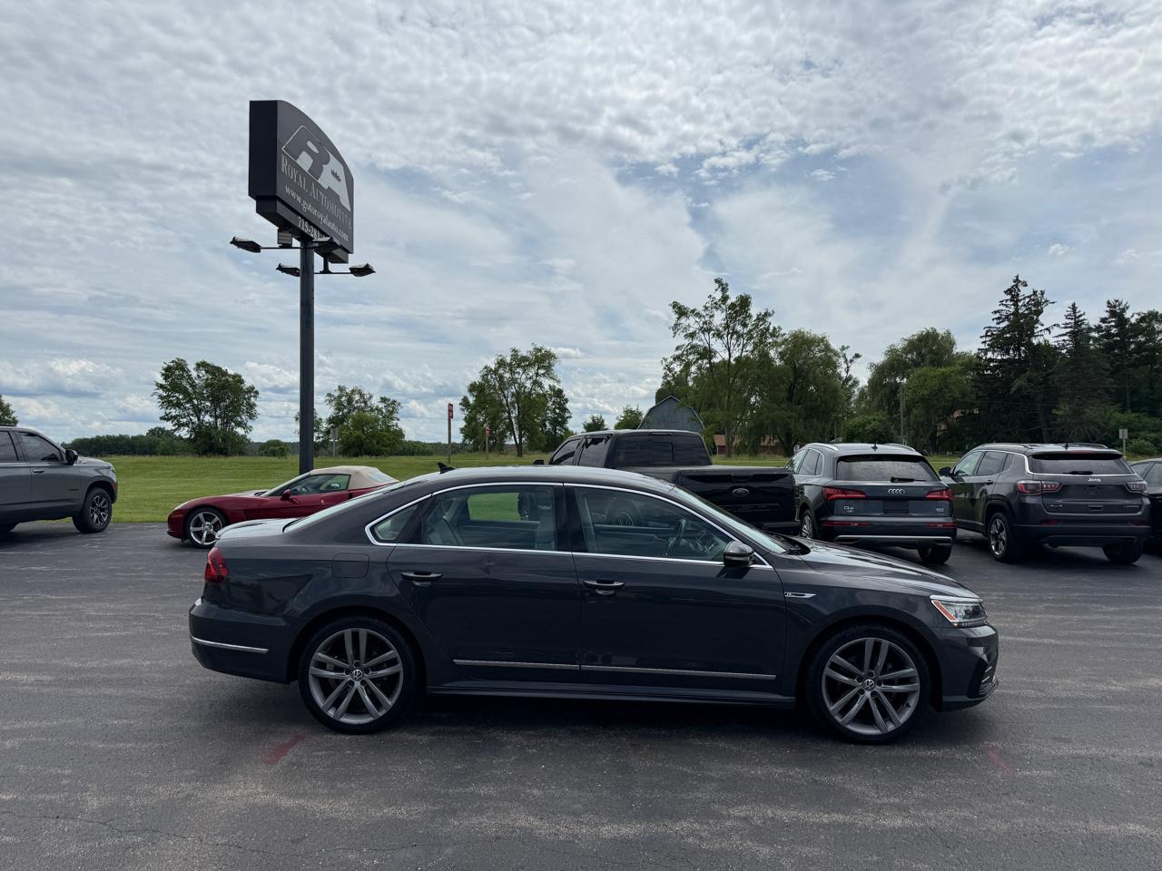Volkswagen Passat R-Line w/Comfort Pkg Auto 2017