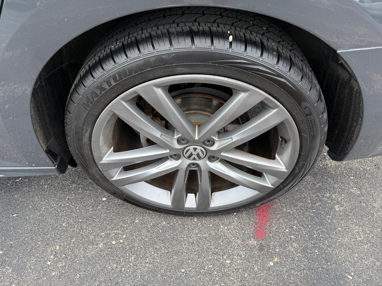 Volkswagen Passat R-Line w/Comfort Pkg Auto 2017