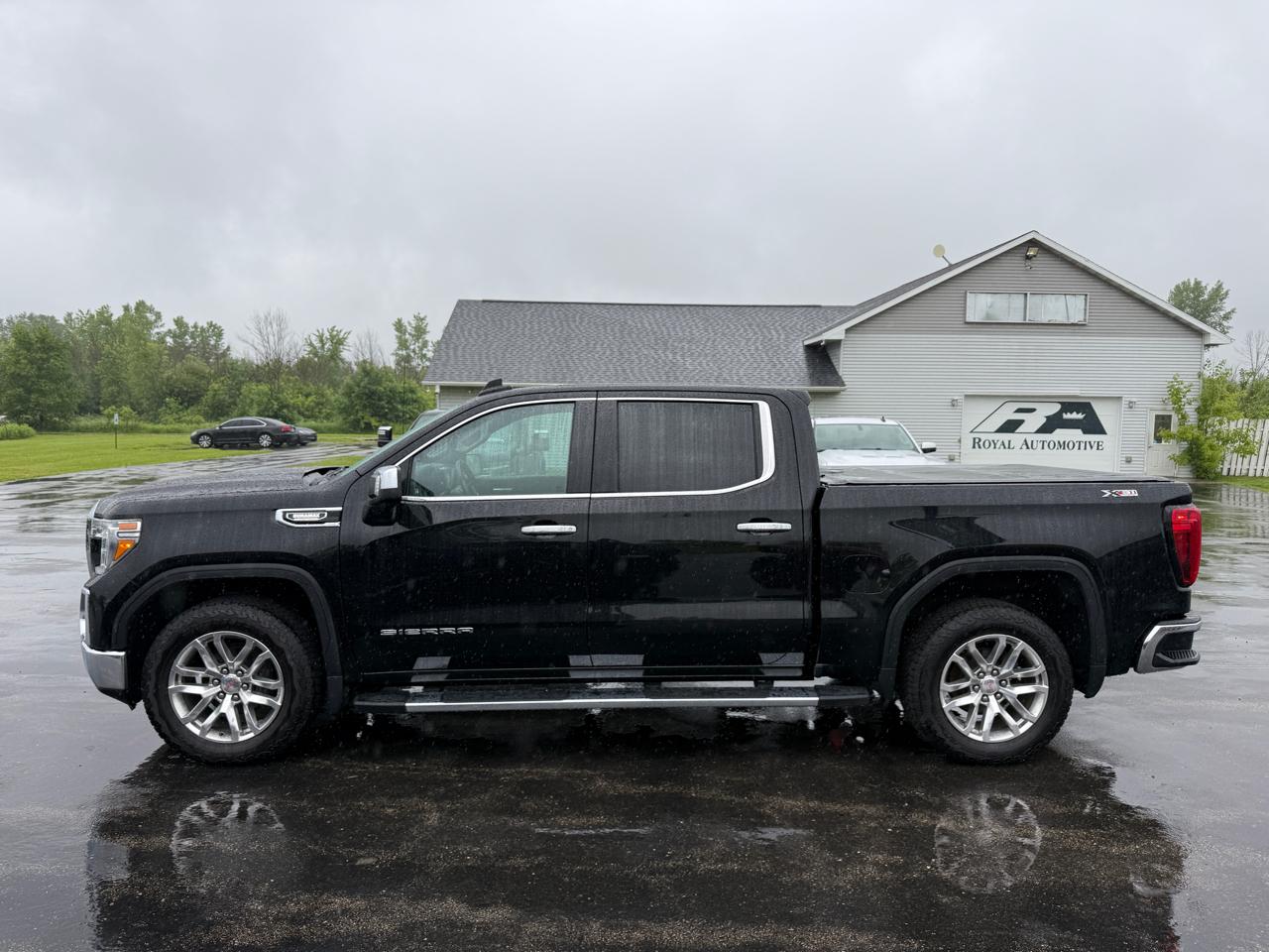 GMC Sierra 1500 4WD Crew Cab 147" SLT 2021