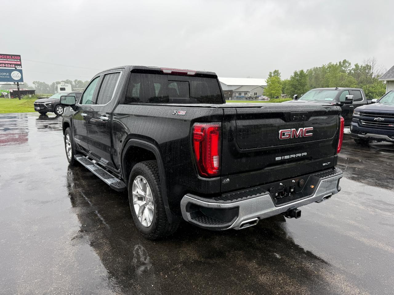 GMC Sierra 1500 4WD Crew Cab 147" SLT 2021