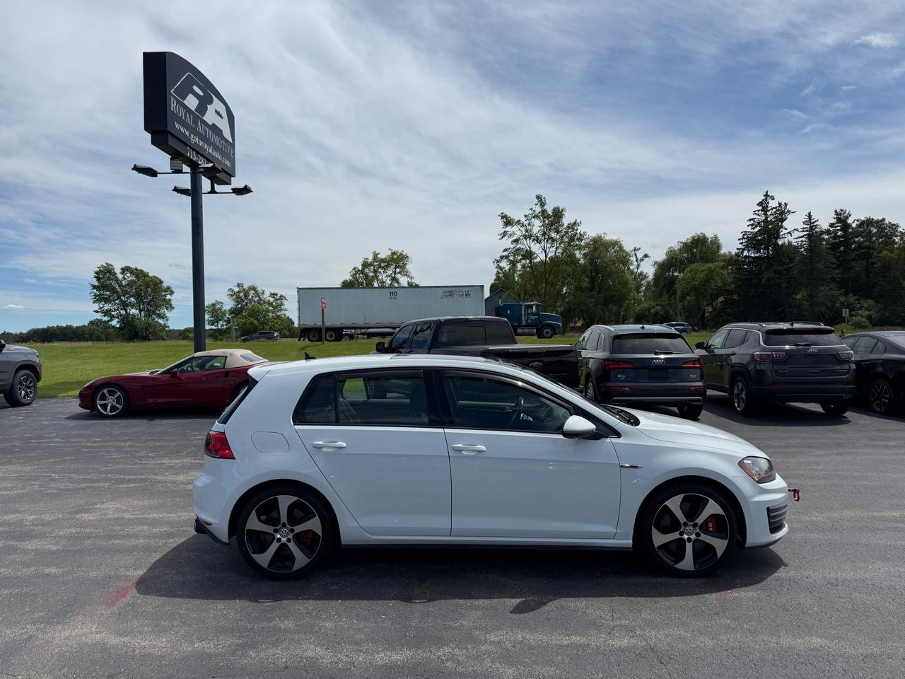 Volkswagen Golf GTI 4dr HB DSG S w/Performance Pkg 2016