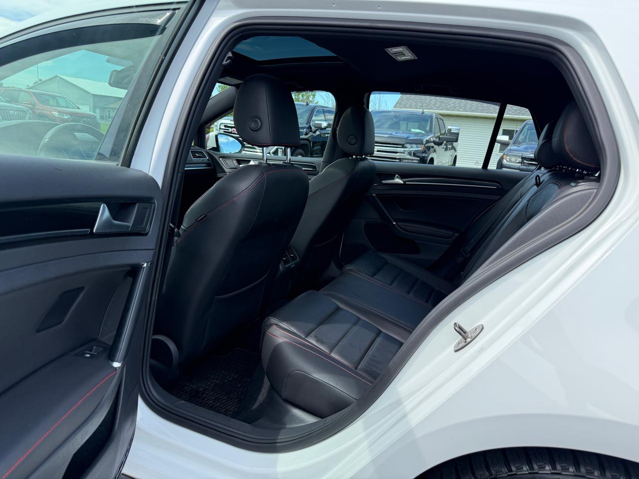 Volkswagen Golf GTI 4dr HB DSG S w/Performance Pkg 2016