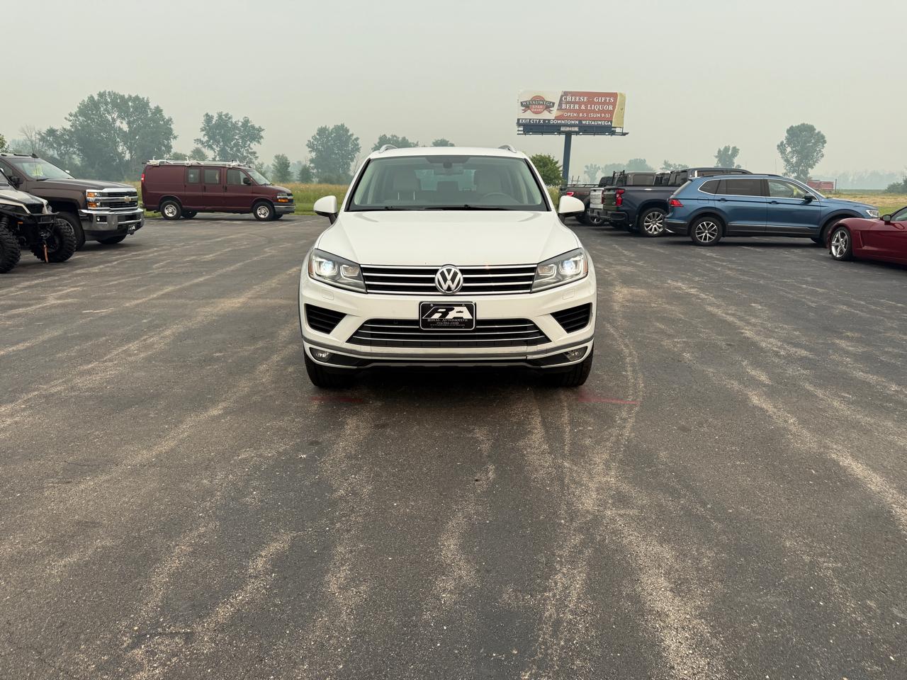 Volkswagen Touareg 4dr V6 Sport w/Technology 2015
