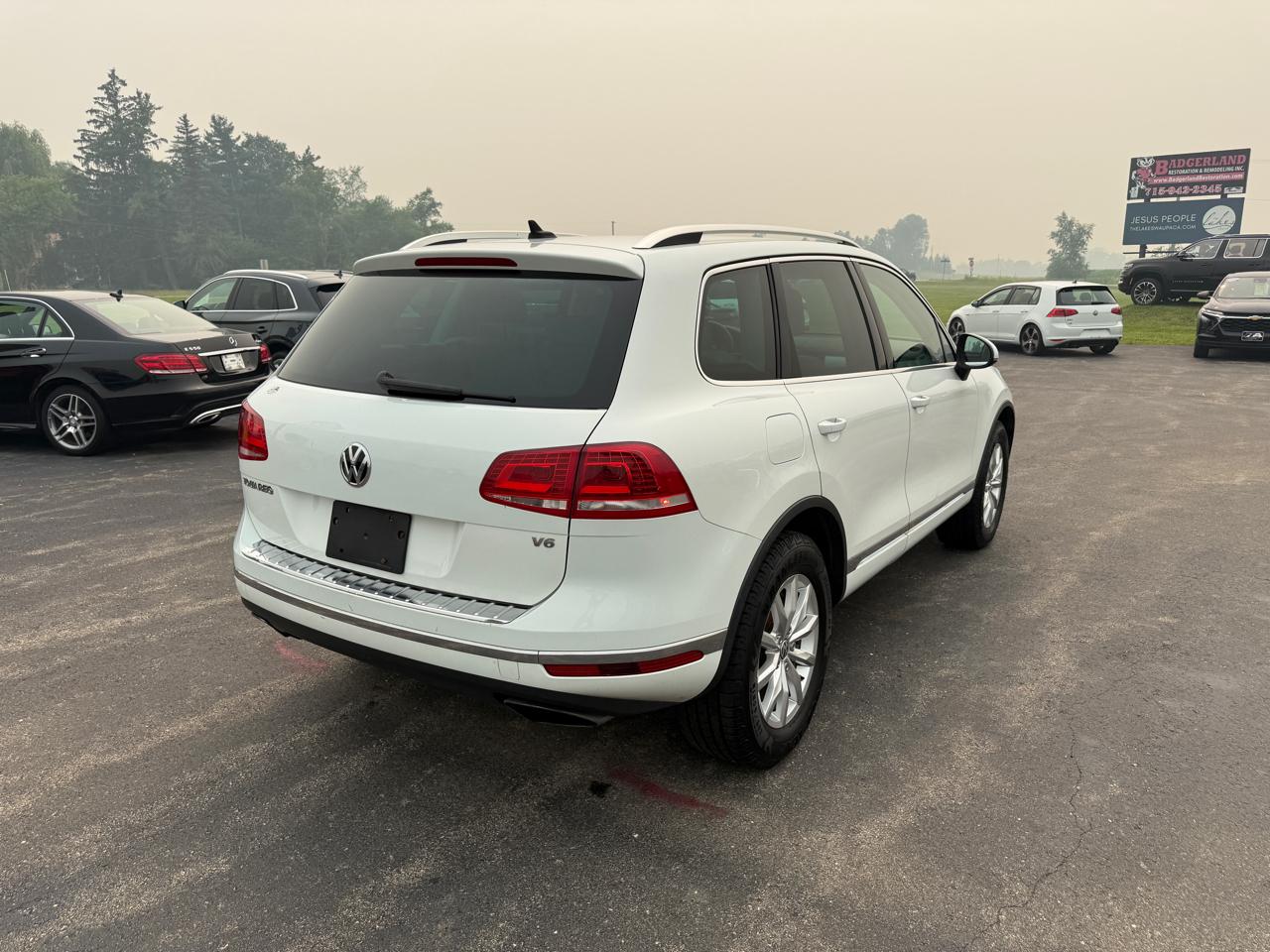 Volkswagen Touareg 4dr V6 Sport w/Technology 2015