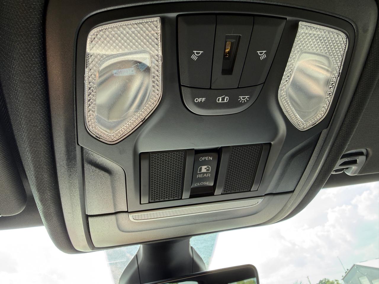RAM 1500 Lone Star 4x4 Crew Cab 5'7" Box 2022