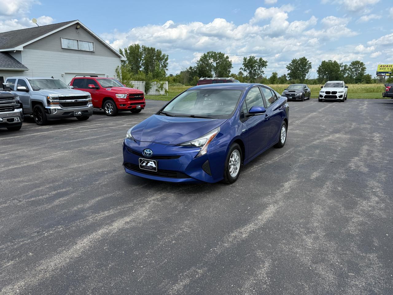 Toyota Prius Three Touring (Natl) 2017