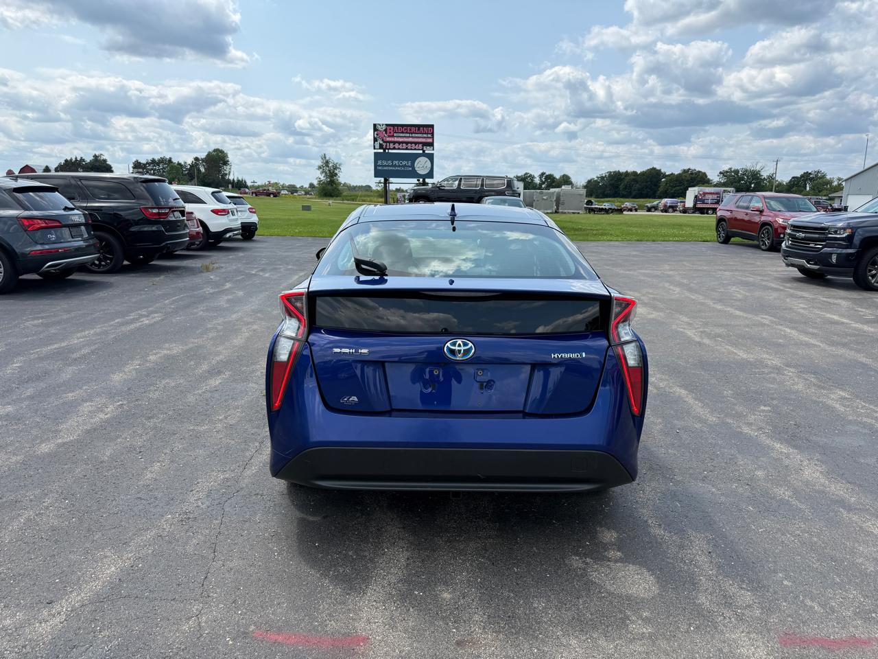 Toyota Prius Three Touring (Natl) 2017