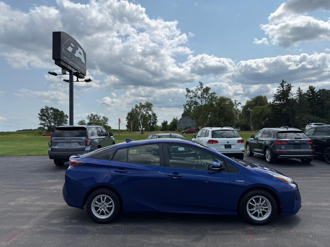 Toyota Prius Three Touring (Natl) 2017