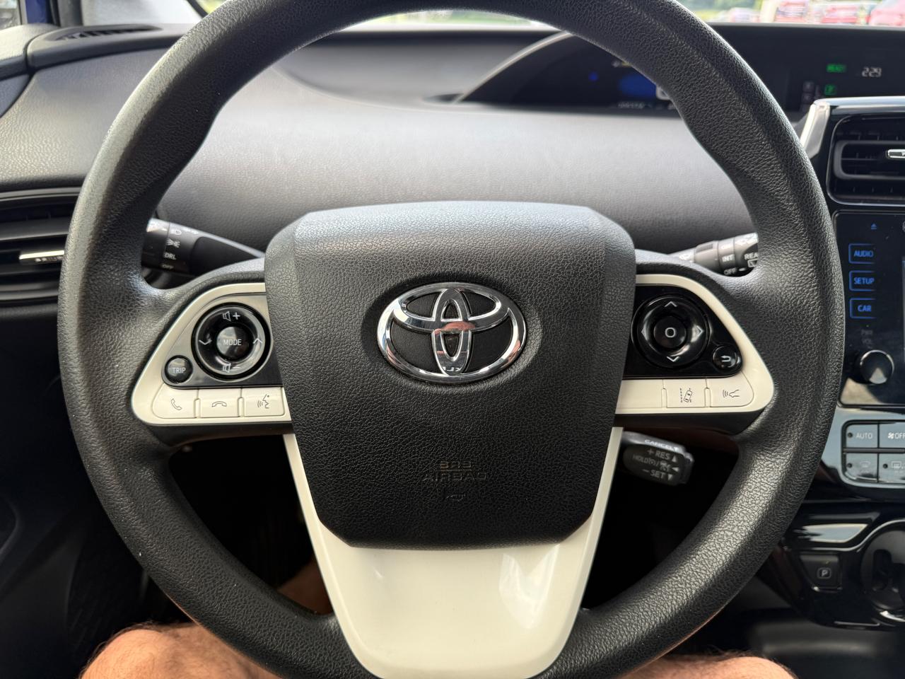 Toyota Prius Three Touring (Natl) 2017