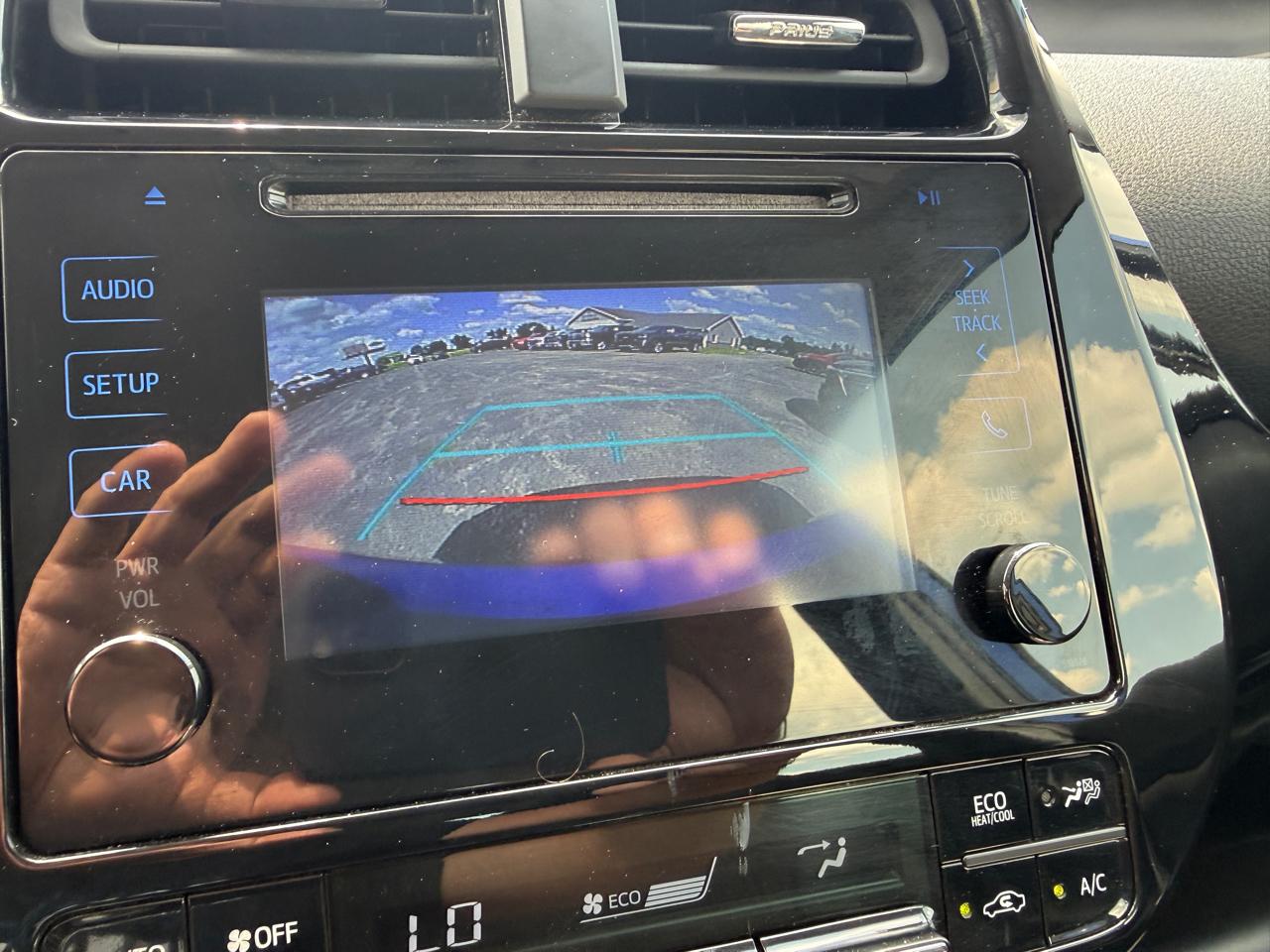 Toyota Prius Three Touring (Natl) 2017
