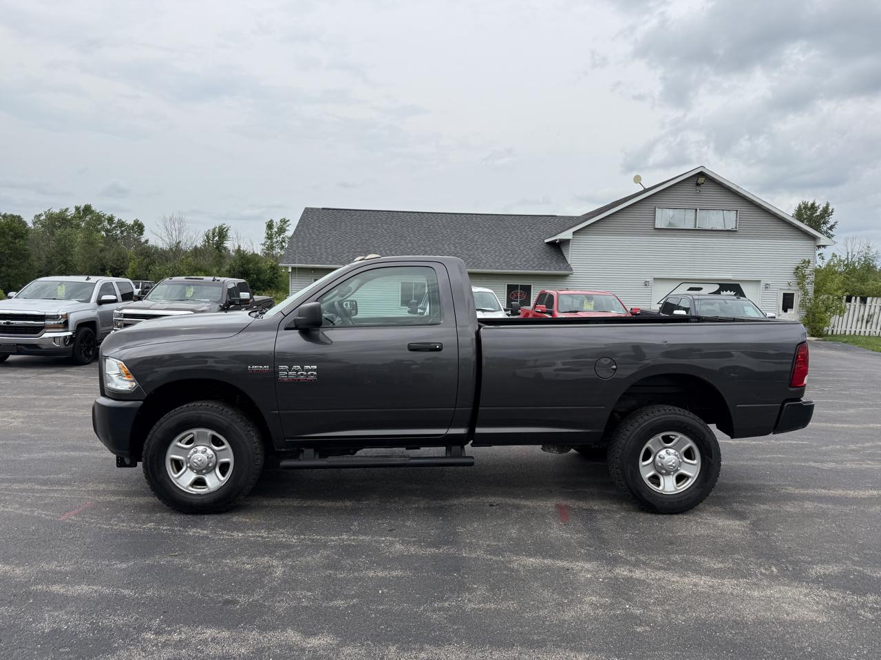 RAM 2500 Tradesman 4x4 Reg Cab 8' Box 2018