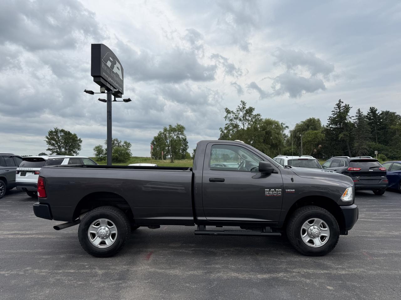 RAM 2500 Tradesman 4x4 Reg Cab 8' Box 2018