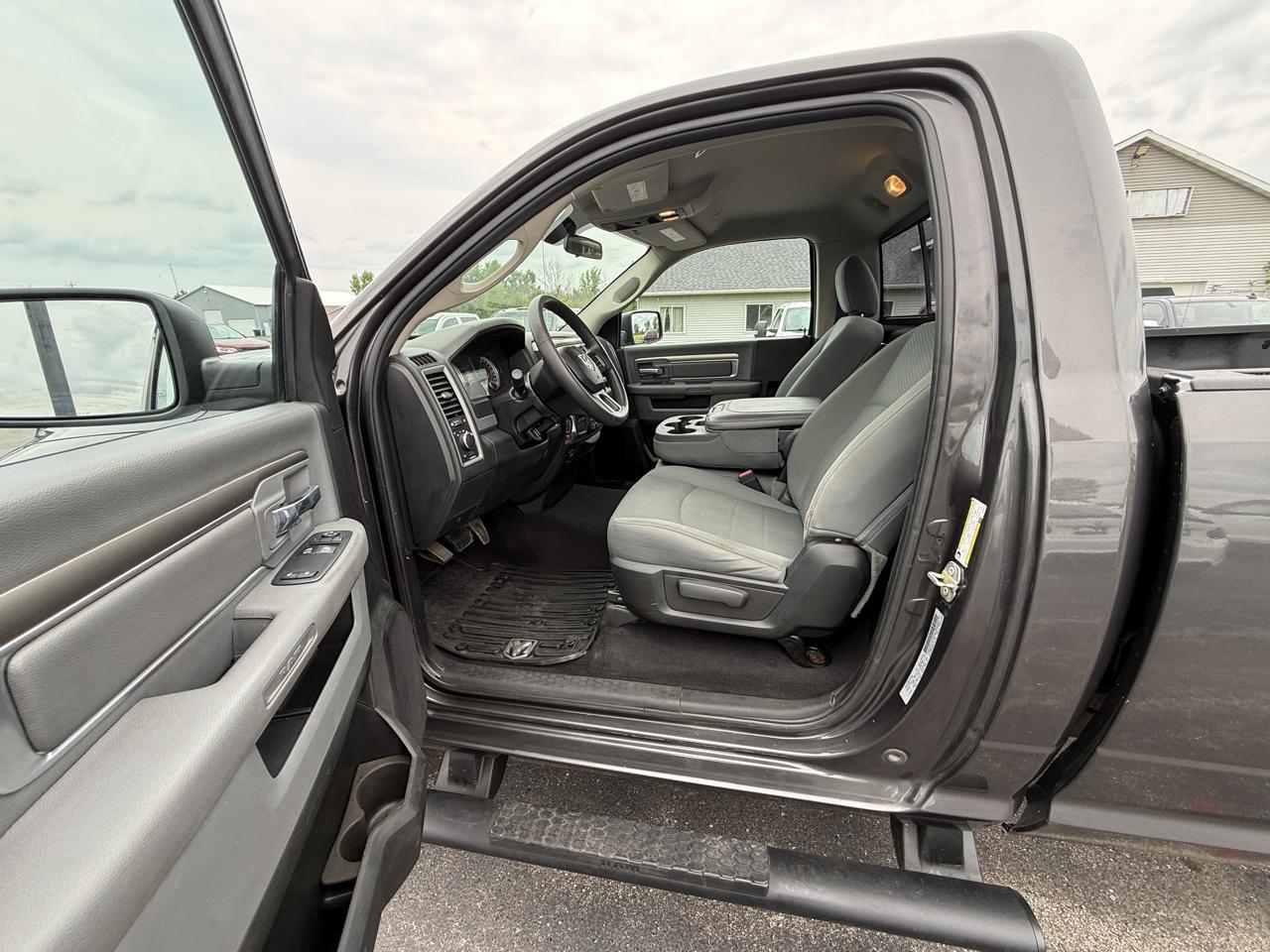 RAM 2500 Tradesman 4x4 Reg Cab 8' Box 2018
