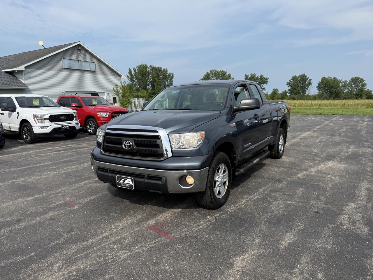 Toyota Tundra 4WD Truck Dbl 5.7L FFV V8 6-Spd AT (Natl) 2010