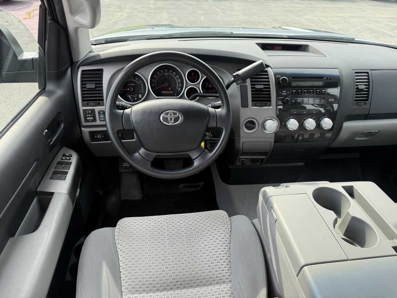 Toyota Tundra 4WD Truck Dbl 5.7L FFV V8 6-Spd AT (Natl) 2010