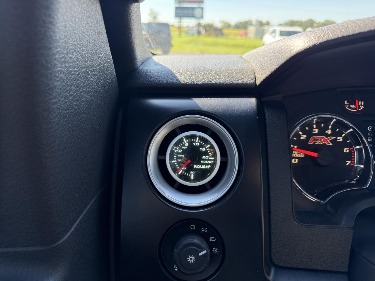 Ford F-150 4WD SuperCrew 145" Platinum 2014