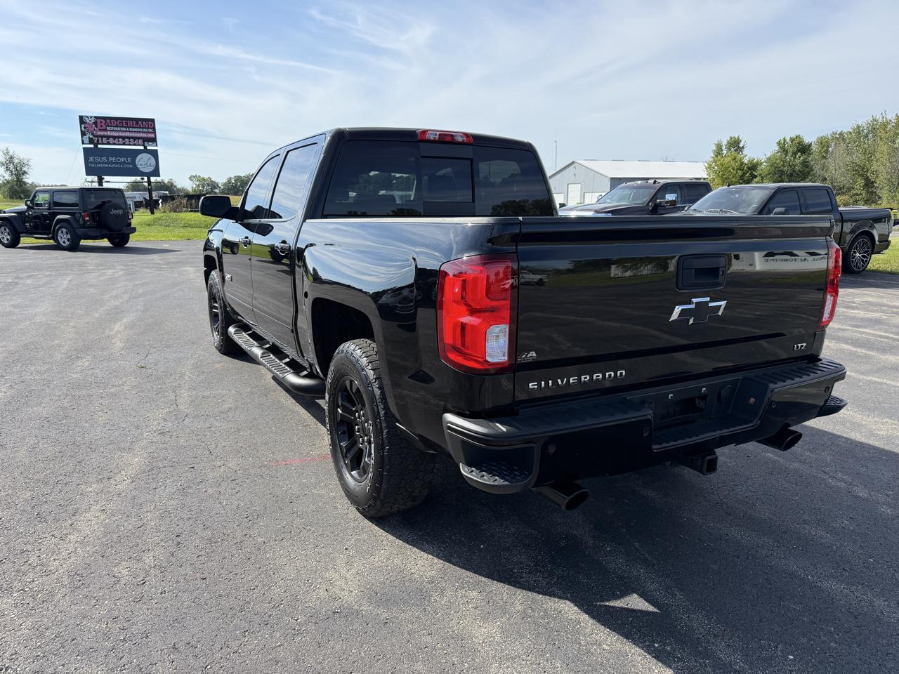 Chevrolet Silverado 1500 4WD Crew Cab 143.5" LTZ w/2LZ 2017