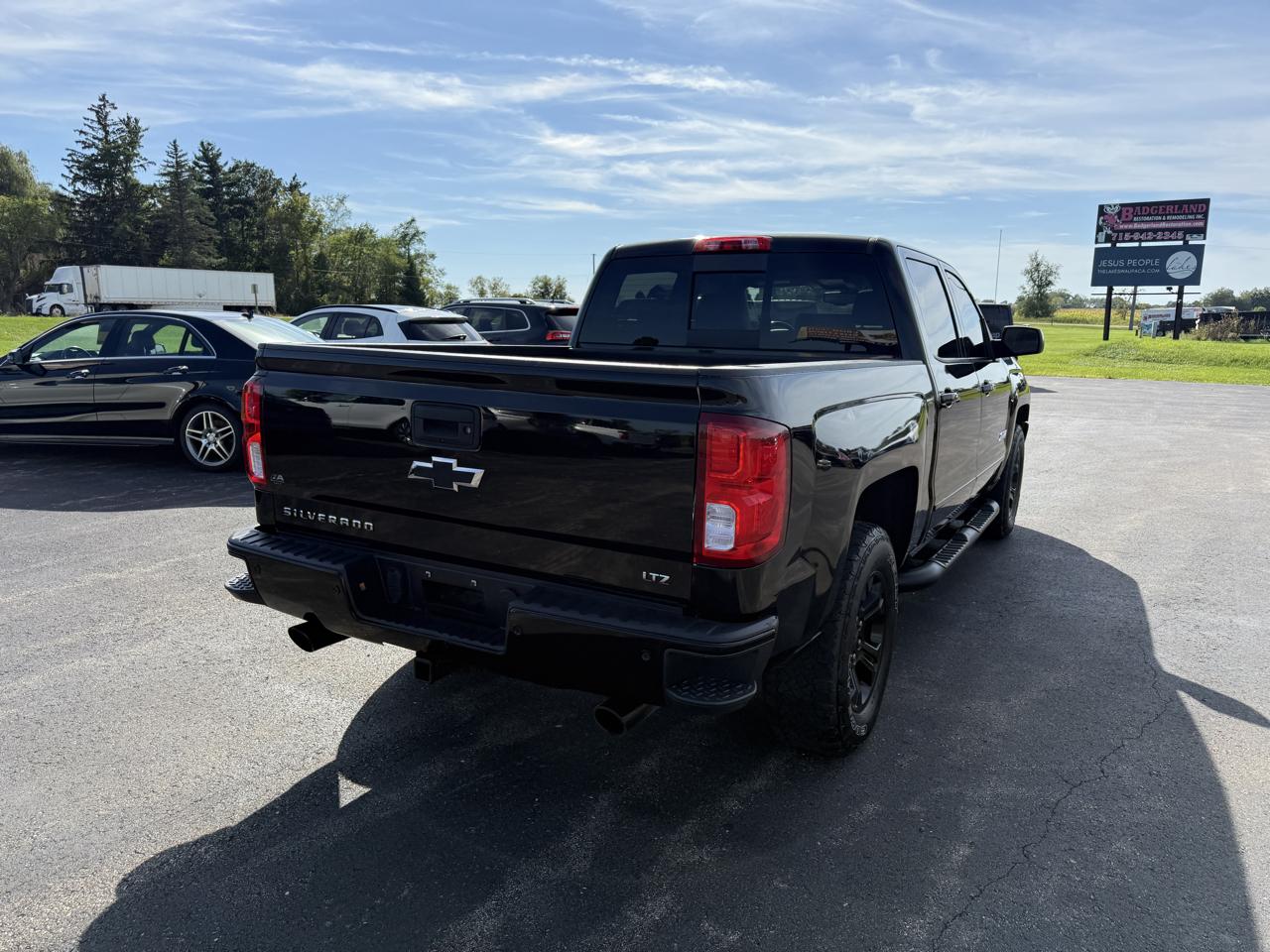 Chevrolet Silverado 1500 4WD Crew Cab 143.5" LTZ w/2LZ 2017