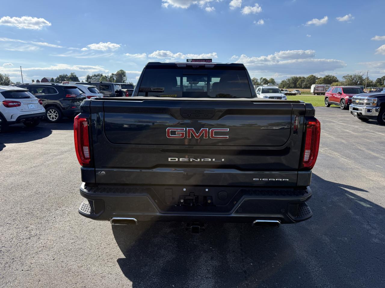 GMC Sierra 1500 4WD Crew Cab 147" Denali 2021