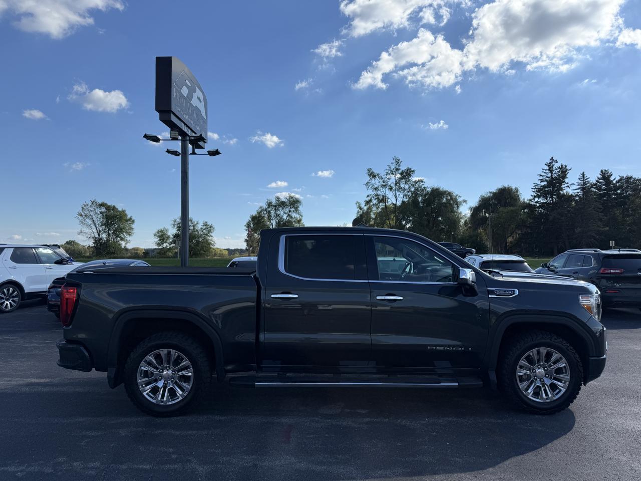 GMC Sierra 1500 4WD Crew Cab 147" Denali 2021