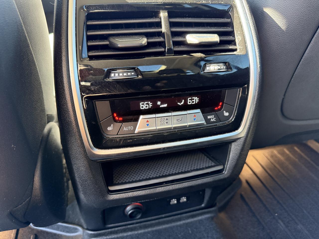 BMW X7 xDrive50i Sports Activity Vehicle 2019