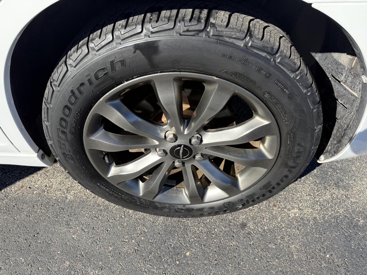 Chrysler 300 4dr Sdn 300S AWD 2014