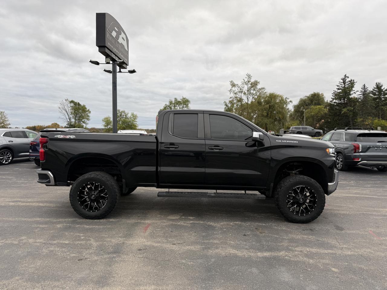 Chevrolet Silverado 1500 4WD Double Cab 147" LT 2020