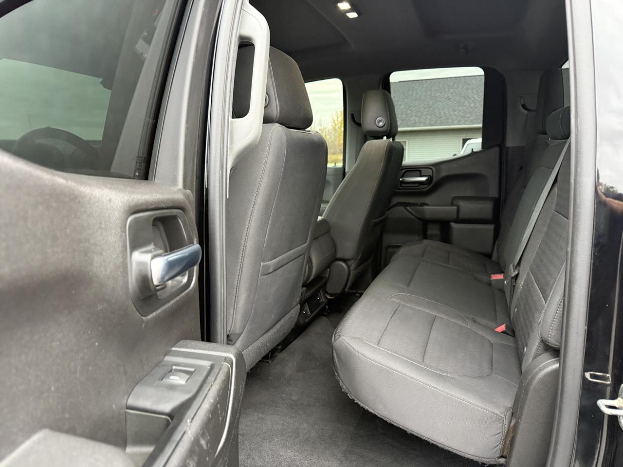 Chevrolet Silverado 1500 4WD Double Cab 147" LT 2020