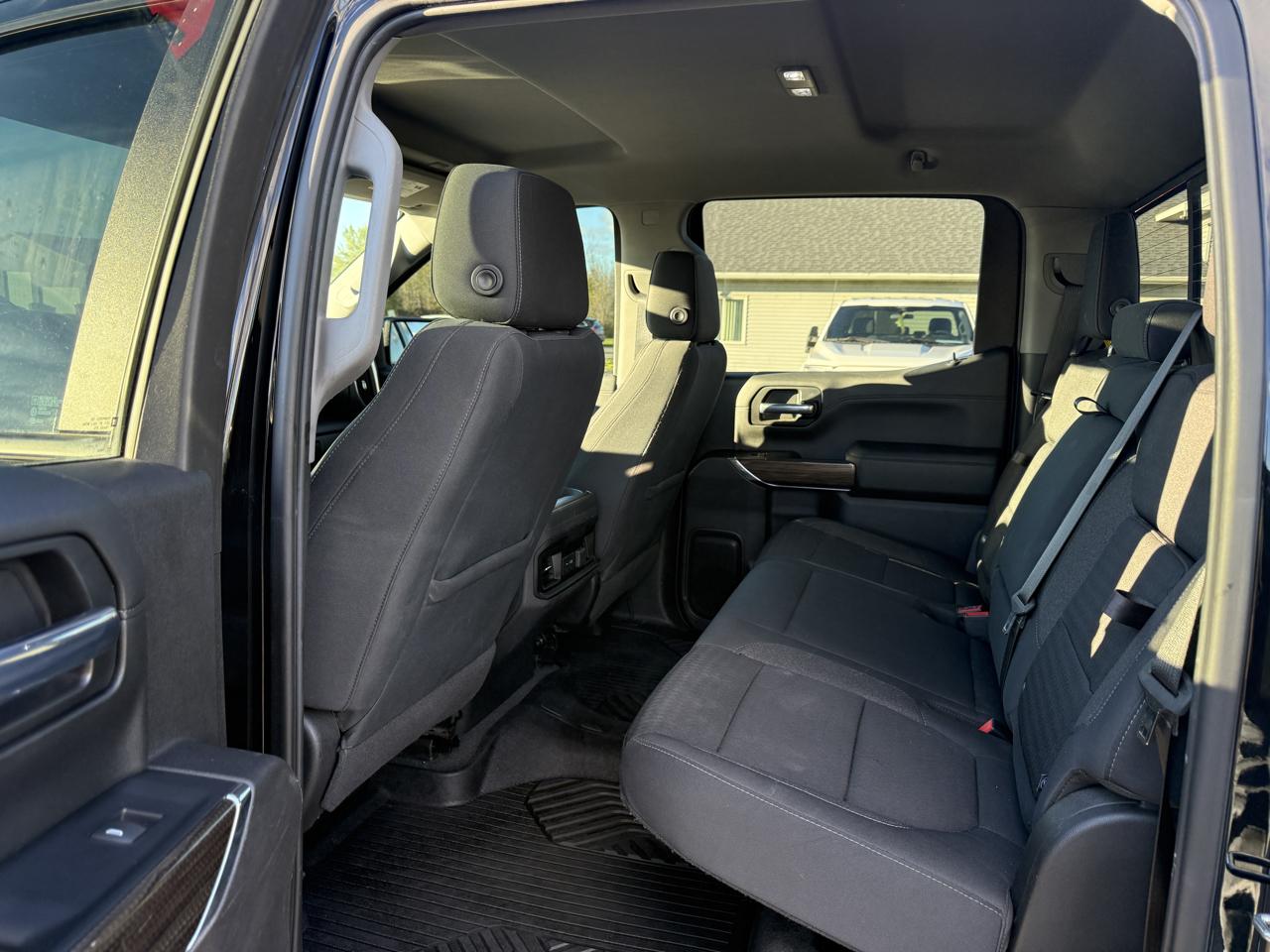 Chevrolet Silverado 1500 4WD Crew Cab 147" RST 2020