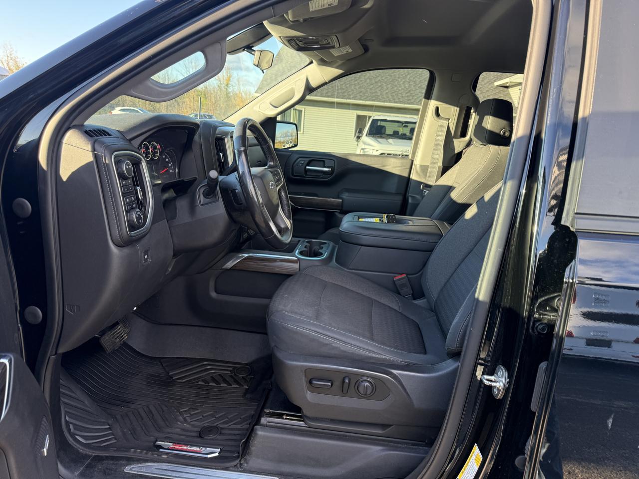 Chevrolet Silverado 1500 4WD Crew Cab 147" RST 2020