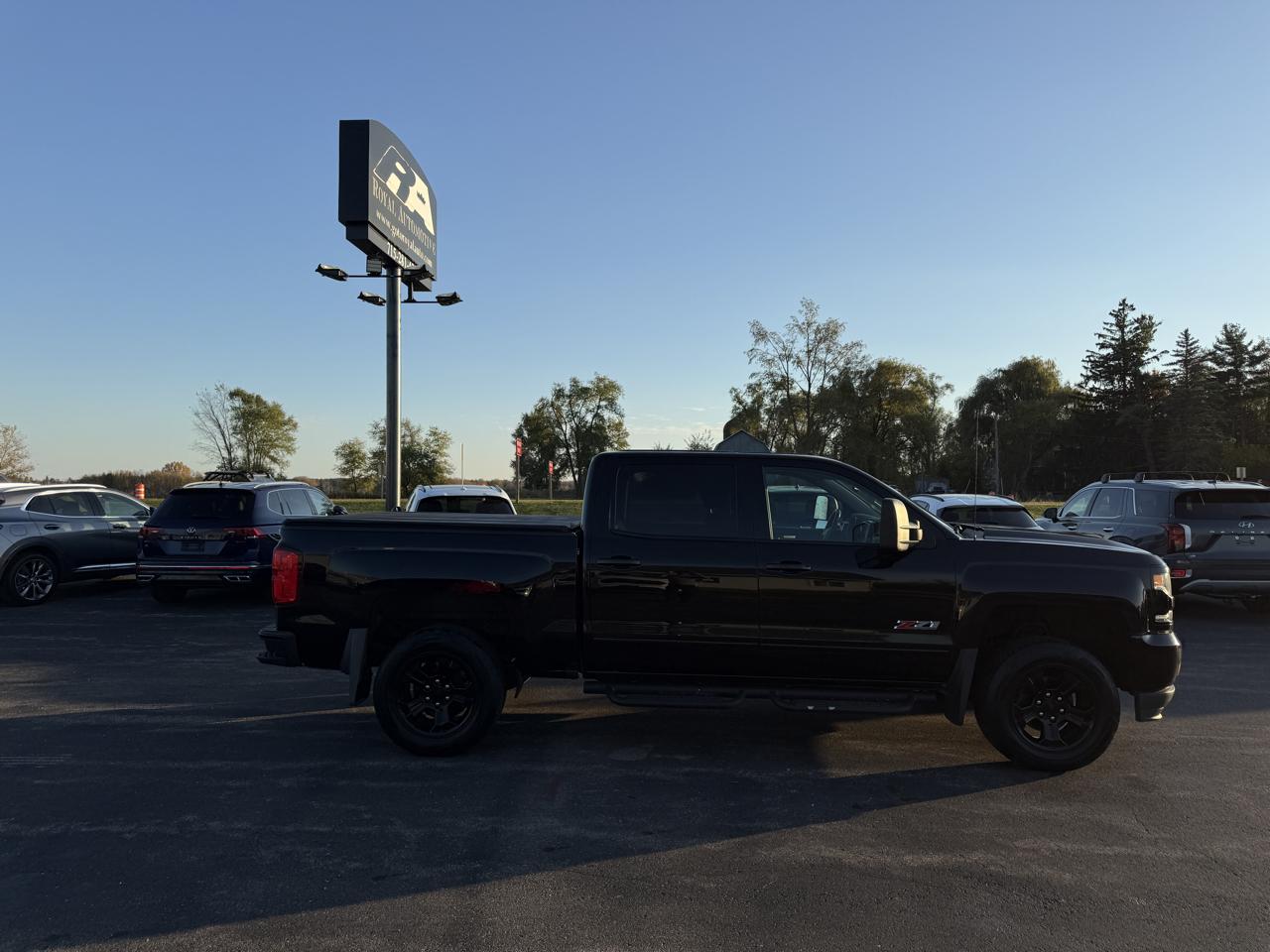 Chevrolet Silverado 1500 4WD Crew Cab 143.5" LTZ w/2LZ 2017