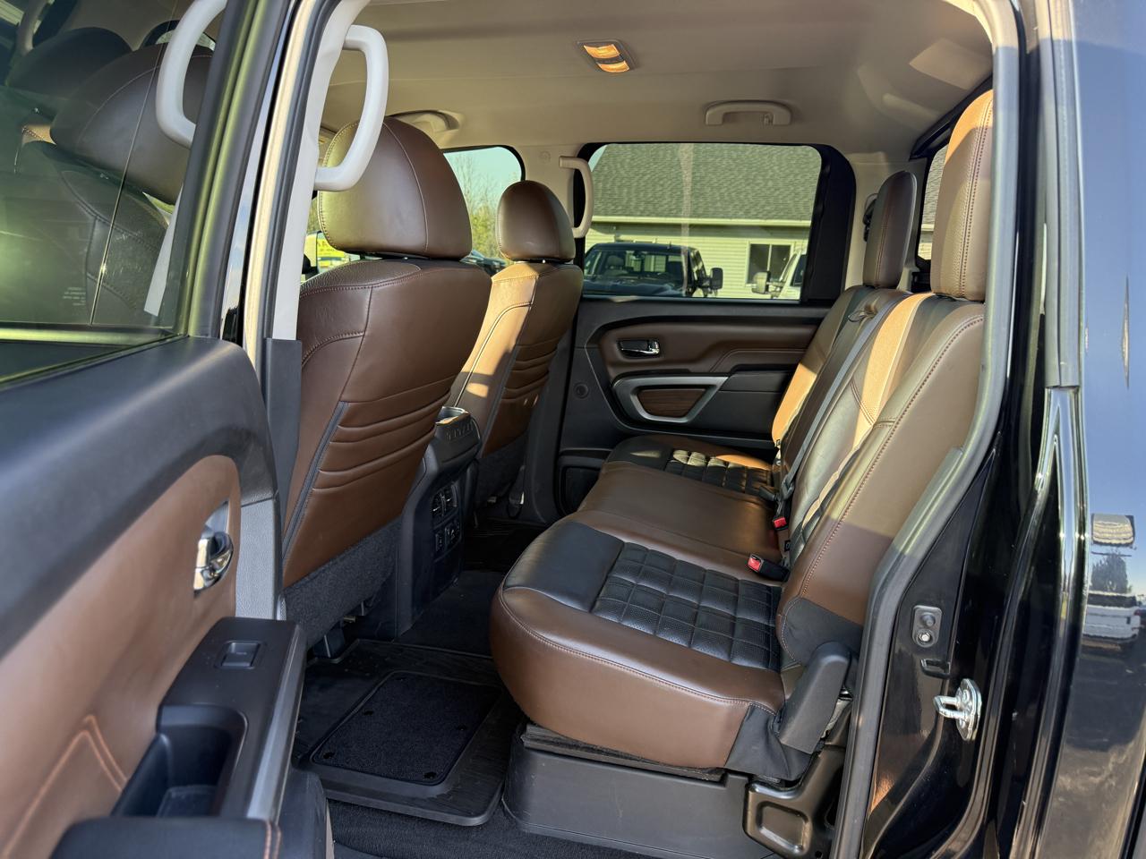 Nissan Titan XD 4x4 Gas Crew Cab Platinum Reserve 2018